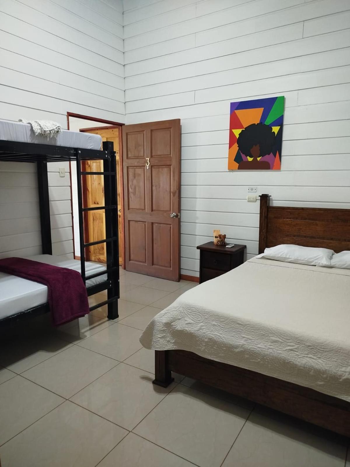 Hotel Liah'S Тортугеро Екстериор снимка